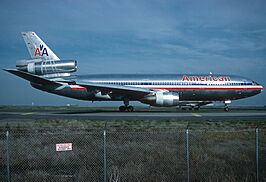 McDonnell Douglas DC-10-10, American Airlines AN1021179.jpg