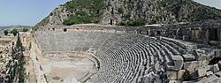 Archivo:Myra theatre