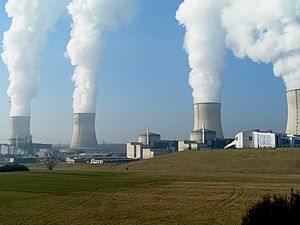 Archivo:Nuclear Power Plant Cattenom