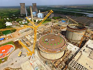 Archivo:PHWR under Construction at Kakrapar Gujarat India