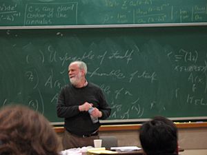 Archivo:Saul Kripke's Gödel lecture at UCSB