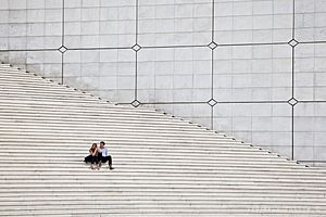 Archivo:Steps of the Grande Arche, La Défense, France 2012