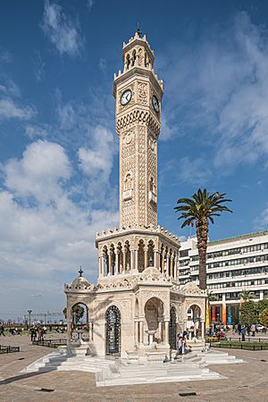 Archivo:TR Izmir asv2020-02 img30 Konak Clock Tower