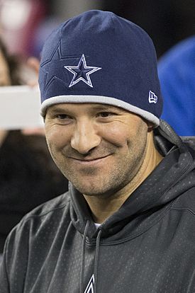 Tony Romo 2015.jpg