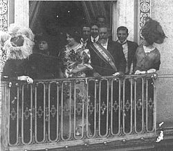 Archivo:Victor Emilia Estrada en desfile por su posesión presidencial (1911)