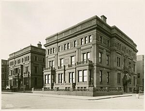 Archivo:W H Vanderbilt House