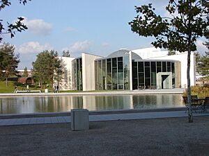 Archivo:Wolfsburg Skoda-Pavillon