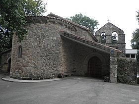 Ábside iglesia románica Acereda.jpg