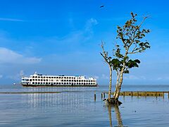 বাংলাদেশের ব-দ্বীপ ভোলার যোগাযোগ মধ্যেম