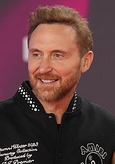 2023-11-16 Gala de los Latin Grammy, 22 (David Guetta).jpg