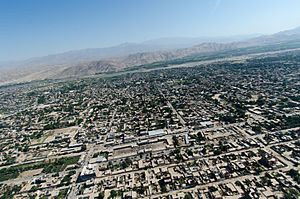 Archivo:Aerial view of Jalalabad in 2012