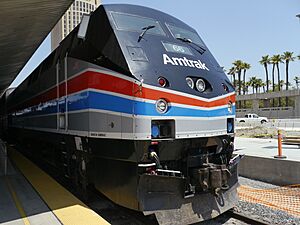 Archivo:Amtrak 66 in heritage Phase II livery at Los Angeles Union Station, May 2012