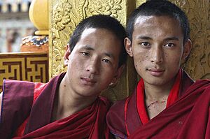 Archivo:Bhutan, Friends - Flickr - babasteve