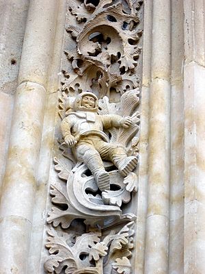 Archivo:Catedral de Salamanca - El astronauta - panoramio