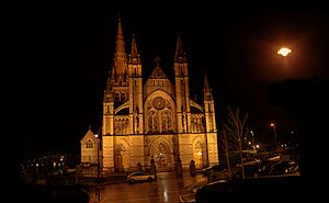 Archivo:Cathedral of St. Eunan and St. Columba, Letterkenny