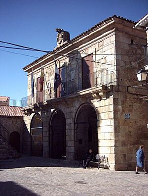Archivo:Cilleros ayuntamiento