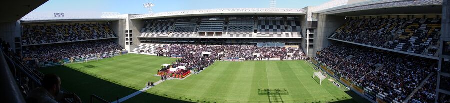 Archivo:Estádio do Bessa panorama