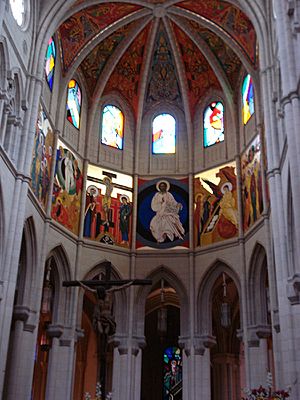 Archivo:Frescos Kiko Arguello Catedral de la Almudena Madrid