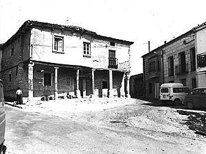 Archivo:Fundación Joaquín Díaz - Arquitectura popular. Casas porticadas - Corrales de Duero (Valladolid)