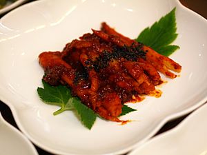 Archivo:Korean cuisine-Deodeok gui-01