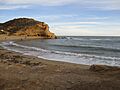 Lado Norte de la Cala los Cocederos, con los acantilados de marga amarilla