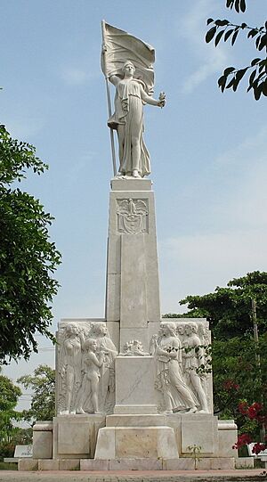 Archivo:MonumentoBandera (cropped)