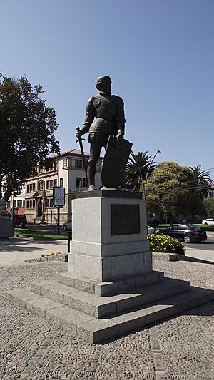 Archivo:Monumento a Francisco de Aguirre - panoramio