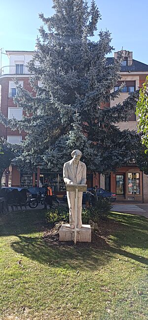 Archivo:Monumento a Odón Alonso Ordaz