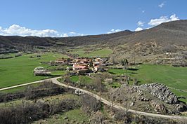 Parapertu - Ermita de la Virgen de la Peña - 006 (33555283240).jpg