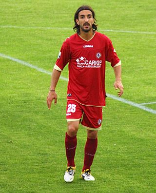 Piermario Morosini playing for Livorno in 2012.jpg