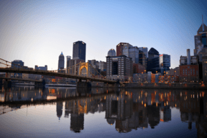 Archivo:Pittsburgh Skyline Morning