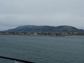 Puerto Natales Chili vue de la mer.JPG