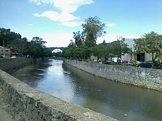 Rio Zahuapan cruzando la ciudad de Tlaxcala.jpg