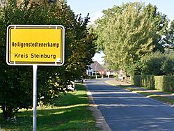 Schleswig-Holstein, Heiligenstedtenerkamp, die Ortstafel mit dem längsten Namen in Deutschland NIK 0357.JPG