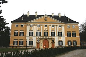 Archivo:Schloss Frohsdorf 01