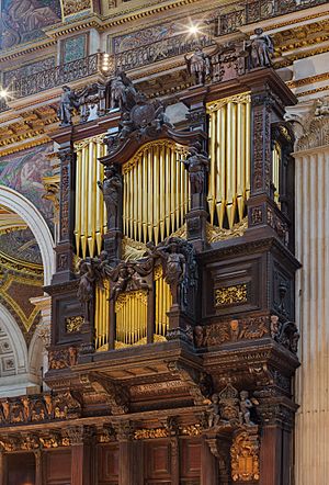 Archivo:St Paul's Cathedral South Organ, London, UK - Diliff