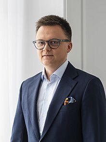 Szymon Hołownia 31 10 2024 (cropped).jpg