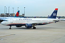 US Airways Airbus A320-214; N103US@ORD;12.10.2011 624cc (6301855360).jpg