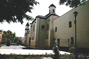 Archivo:Universidad del claustro de Sor Juana, vista de la Calle de San Jerónimo