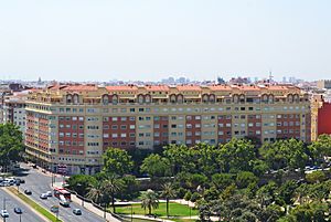 Archivo:Vista del Grup Residencial d'Agents Comercials Secció D o finca Ferca, València