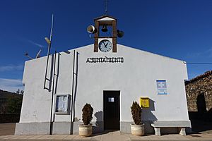 Archivo:Ayuntamiento de Aldeanueva de la Sierra