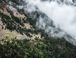 Benasque - Baños de Benasque 02.jpg