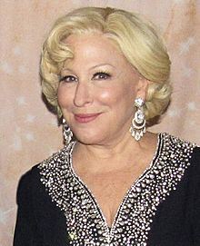 Bette Midler (18939287670) (cropped).jpg