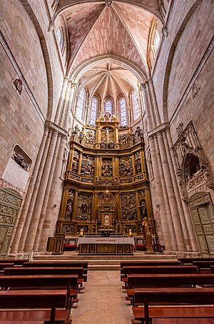Archivo:Catedral de Santa María, Sigüenza, España, 2015-12-28, DD 115-117 HDR