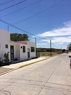 Archivo:Clinica De Monteleon