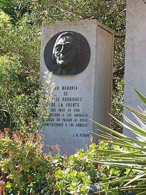 Archivo:Detalle Monumento a Rodríguez de la Fuente, Parque Genovés, Cádiz