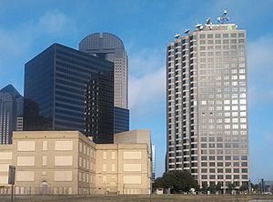 Archivo:Edificio de Univisión en Dallas