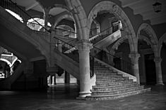 Archivo:Escalinatas Palacio de Gobierno de Aguascalientes