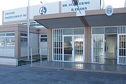 Archivo:Escuela Politecnica 702