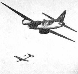 Archivo:G4M Type 1 Attack Bomber Betty launching Baka G4M-10
